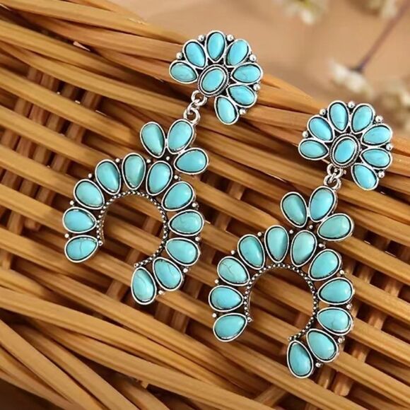 Western Style Turquoise Drop Earrings - Picture 3 of 4